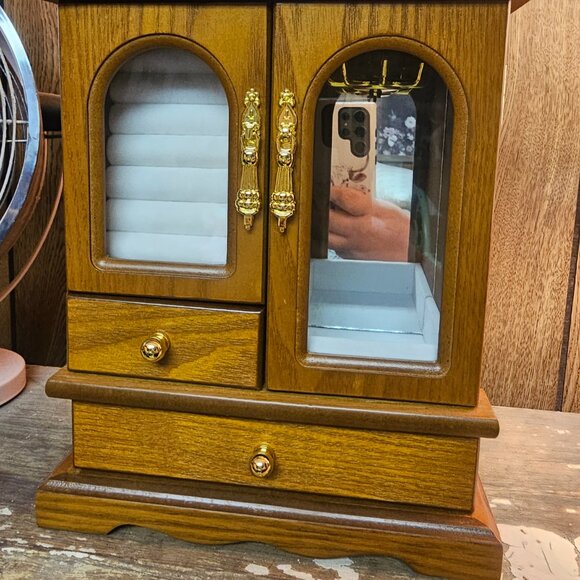 Jewlery box - Picture 2 of 4